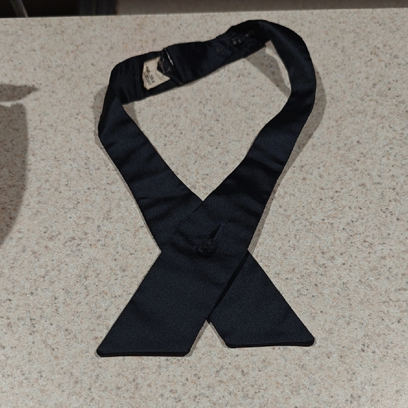 Elegant Black Bow Tie